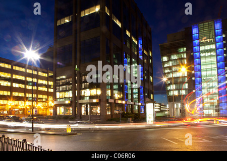 Rush Hour nel Colmore Quartiere degli Affari di Birmingham, Inghilterra. Uno Snow Hill e uno Colmore Row. Foto Stock