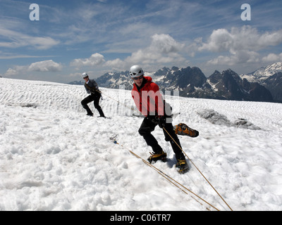 Crepaccio rescue la pratica in Le Tour ghiacciaio, vicino a Chamonix Foto Stock