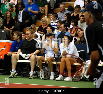 Elton John, Anna Kournikowa e Lindsay Davenport xv annuale "Advanta World TeamTennis Smash Hits' a Villanova Foto Stock