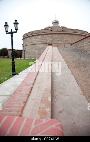 Il Castillo de la Real Felipe a Lima in Perù" del porto della città di Callao, una storica fortezza spagnola utilizzato per prevenire gli attacchi dei pirati. Foto Stock