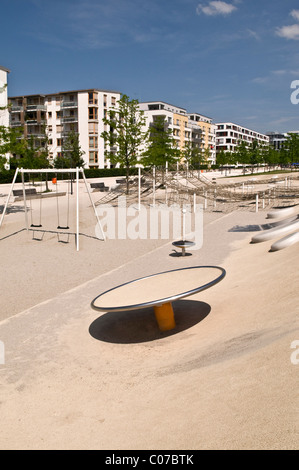 Nuovo, grande e moderna area giochi in una nuova station wagon, Arnulfpark, Monaco di Baviera, Germania, Europa Foto Stock