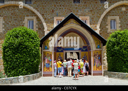 Ingresso al Monastero di Kykkos, Monti Troodos, Cipro del Sud, greca di Cipro, Europa meridionale Foto Stock