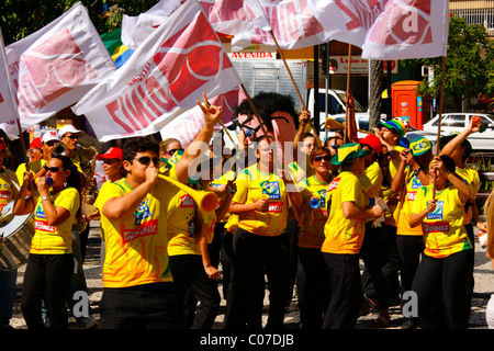 Gli appassionati di calcio a Praça do Ferreira, Fortaleza, Stato di Ceará, Brasile, Sud America Foto Stock