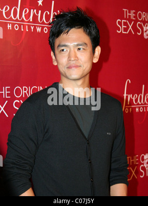 John Cho Frederick di Hollywood 2008 COLLEZIONE PRIMAVERA fashion show tenutosi presso la Hollywood Palladium di Hollywood, in California - Foto Stock