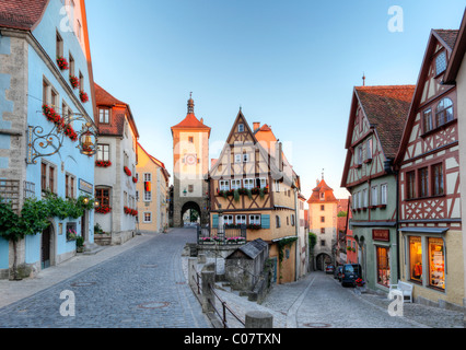 Ploenlein nodo stradale e Siebersturm tower, Rothenburg ob der Tauber, Strada Romantica, Media Franconia, Franconia, Bavaria Foto Stock