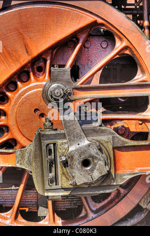 Albero di comando di una storica locomotiva a vapore Foto Stock