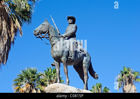 Statua equestre dopo il suo trasferimento nel 2010, il punto di riferimento si trova di fronte alla Alte Feste Fortezza, inaugurato nel 1912 in Foto Stock