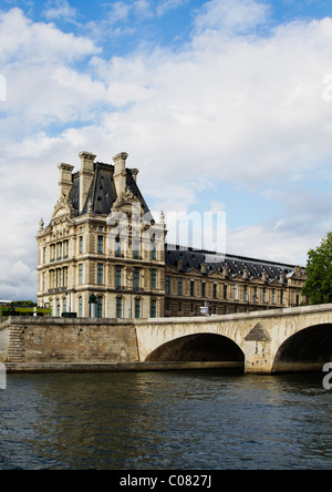 Palazzo al Riverside, Lussemburgo Palace, Senna, Parigi, Francia Foto Stock