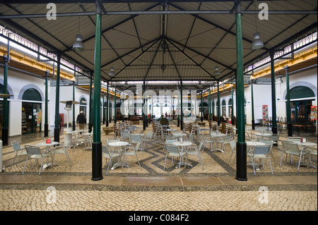 Mercato di antiquariato hall, Tavira, Algarve, Portogallo, Europa Foto Stock