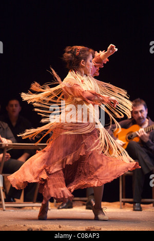 Londra, Inghilterra - Ballet Flamenco Eva Yerbabuena a Sadler's Wells festival di flamenco, Eva Yerbabuena dancing Foto Stock