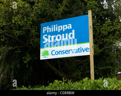 I conservatori cartello fuori casa durante le elezioni generali di maggio 2010 Inghilterra Foto Stock