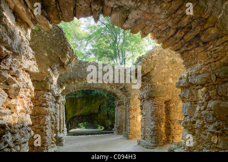 Teatro di pietra, ruderi del Teatro, Sanspareil Giardino di Roccia, Wonsees, Svizzera della Franconia, Alb francone, Alta Franconia Foto Stock