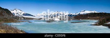 Panorama di Sheridan ghiacciaio in Chugach Mountains del rame sul delta del fiume di Alaska centromeridionale, molla Foto Stock