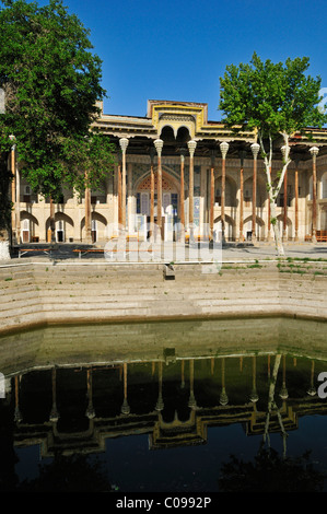 Bolo Hauz moschea, Bukhara, Buchara, Silk Road, Sito Patrimonio Mondiale dell'Unesco, Uzbekistan in Asia centrale Foto Stock