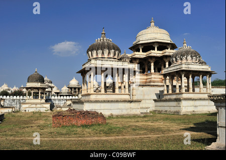 Ahar, cenotaphs, tombe, del royal Mewar famiglia, Udaipur, Rajasthan, India, Asia Foto Stock