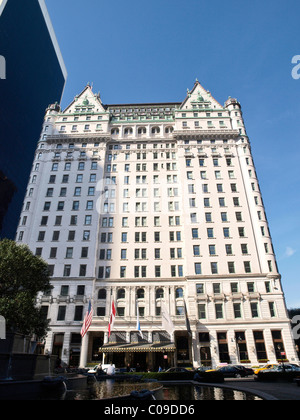 Il Plaza Hotel La Quinta Avenue di New York City Foto Stock