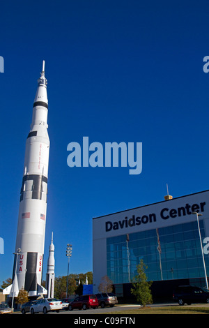 Saturn V mock-up presso il centro di Davidson per Esplorazione Spaziale presso l'U.S. Spazio e Rocket Center di Huntsville, Alabama, Stati Uniti d'America. Foto Stock