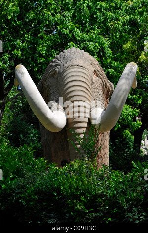 La ricreazione di un mammut, Parc o Parque de la Ciutadella Park, Barcellona, in Catalogna, Spagna, Europa Foto Stock