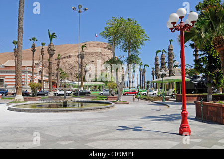 Vista sulla città, Plaza Colon, El Morro, montagne, landmark, Arica, Norte Grande Nord del Cile, Cile, Sud America Foto Stock