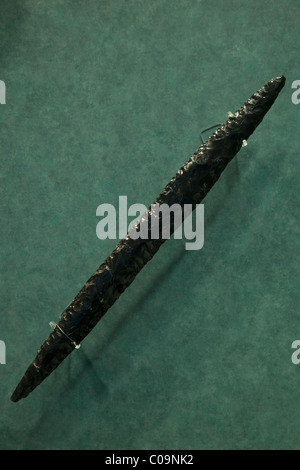 L'ossidiana proiettile o lancia in testa realizzata dalla cultura di Teotihuacan, Museo Nazionale di Antropologia, Città del Messico. Foto Stock