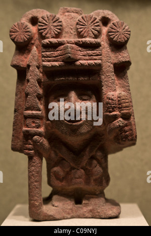 Statua di Mexica o mais azteca dea Chicomecoatl patrono dell'agricoltura nel Museo Nazionale di Antropologia di Città del Messico. Foto Stock