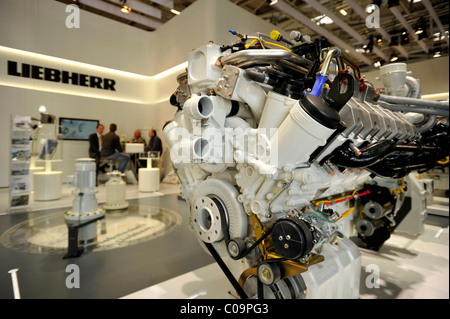 Motore Diesel Liebherr attrezzature da costruzione booth, Bauma 2010 Fiera specializzata per la costruzione di macchinari, Messe la fiera di Monaco di Baviera Foto Stock