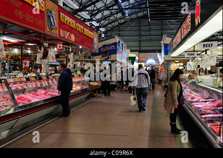 Nella sala del mercato del Mercato di San Lorenzo, Toronto, Ontario, Canada Foto Stock