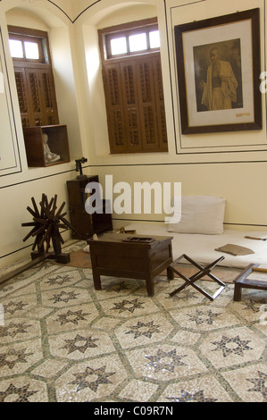 India, nello Stato di Maharashtra, Mumbai (Bombay aka). Gandhi Memorial Museum & home. Di Gandhi camera da letto semplice. Foto Stock