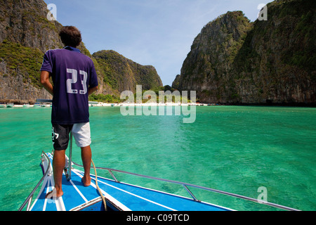 Vista di Maya Beach, Ko Phi Phi Island, Phuket, Thailandia, Sud-est asiatico, in Asia Foto Stock
