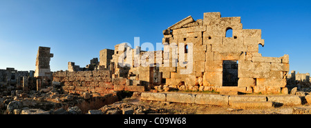 Rovina bizantina presso il sito archeologico di Serjilla, città morta, Siria, Medio Oriente e Asia Orientale Foto Stock