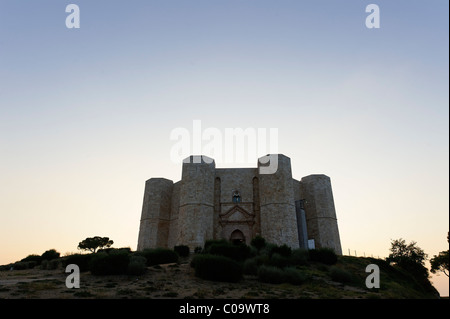 Castel del Monte, costruito dal Sacro Romano Imperatore Federico II di Svevia, Sito Patrimonio Mondiale dell'UNESCO, della Puglia Puglia, Italia Foto Stock