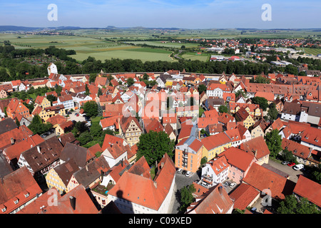 Vista dalla torre di Daniel o San-Georgs-Kirche chiesa a nord-ovest, Noerdlingen, Svevia, Baviera, Germania, Europa Foto Stock