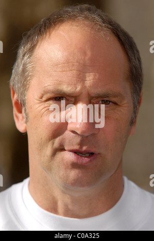 Sir Steve Redgrave oltre 50 parlamentari e membri della Camera dei Lords prendere parte al Westminster Sport Relief Mile Londra, Foto Stock