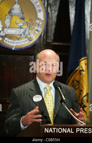 Chick-fil-Un Presidente e CEO Dan Cathy a capitale privato, ristorante della catena-Pulcino-fil-Un Inc. indirizzo un National Press Club altoparlanti Foto Stock