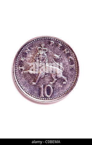 Un dieci pence 10p moneta dalla valuta inglese su sfondo bianco Foto Stock