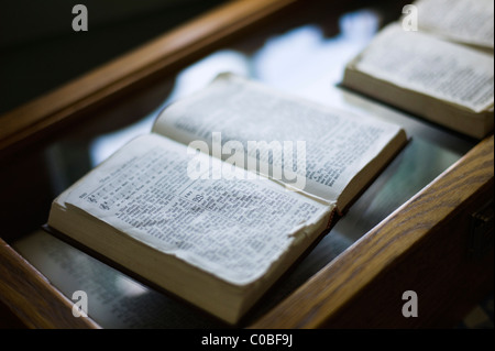 Amish libro di preghiera in tedesco presso il villaggio Amish di Lancaster County Pennsylvania USA Foto Stock