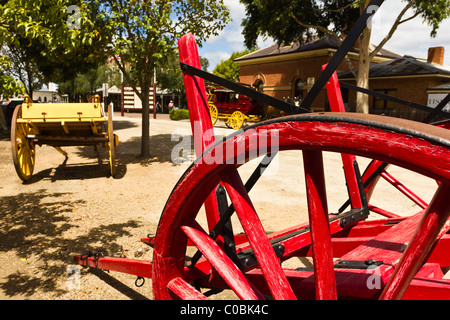 In legno antico carrelli di registro nel porto di Echuca Foto Stock