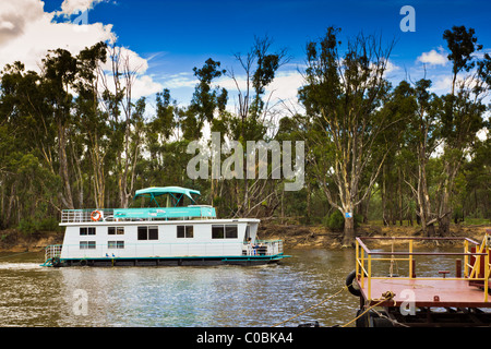 Casa galleggiante sul fiume Murray a Echuca. Foto Stock