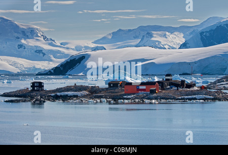 Gonzalez Videla cileno base antartica, Paradise Bay, Penisola Antartica Foto Stock