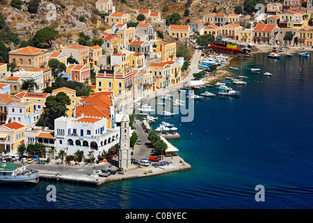 La Grecia, Symi island, Dodecaneso. Vista parziale di Gyalos, capitale e porto principale dell'isola. Foto Stock