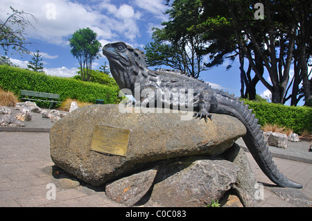 Tuatara della statua del Southland, Southland Museo e Galleria d'arte, Gala Street, Invercargill, Southland, Isola del Sud, Nuova Zelanda Foto Stock