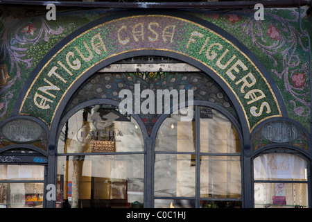 La facciata della panetteria Escriba e Cafe sulla Rambla Street a Barcellona, in Catalogna, Spagna Foto Stock