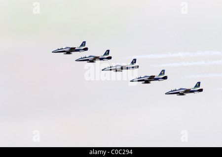Display di volo da Il Frecce Tricolori. Aemacchi MB339A della Forza Aerea Italiana Aerobatic Team da rivolto Foto Stock