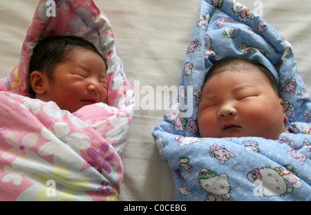 Bambino gigante pesa 13 chili di un bambino in Cina è stata la data di nascita del peso di un eye-watering 13 libbre 6 once (6.2 kg). Foto Stock