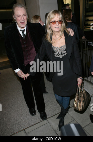 Leigh Lawson e Twiggy frequentare la Linda McCartney fotografie - Vista privata presso il James Hyman Gallery. Londra, Inghilterra - Foto Stock