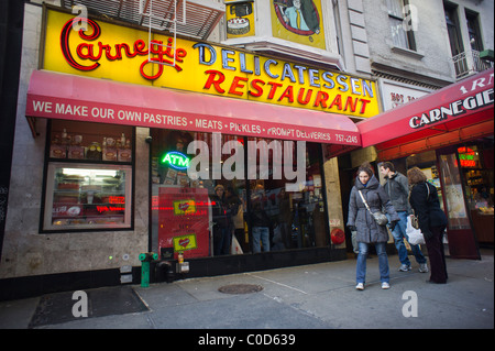 La rinomata in tutto il mondo come il Carnegie Delicatessen in New York City, domenica 20 febbraio, 2011. (© Richard B. Levine) Foto Stock