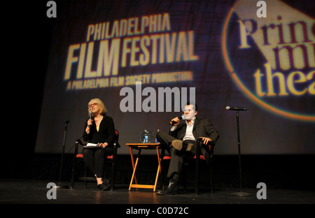 Carrie Rickey e John Leguizamo screening privato di "prendere' e la presentazione del patrimonio artistico Achievement Award a John Foto Stock