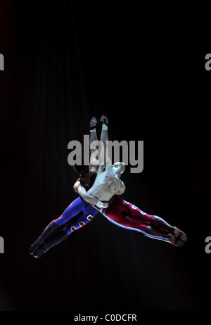 Cirque Du Soleil - Delerium presso l'O2 Arena di Londra - Inghilterra - 17.04.08 Foto Stock