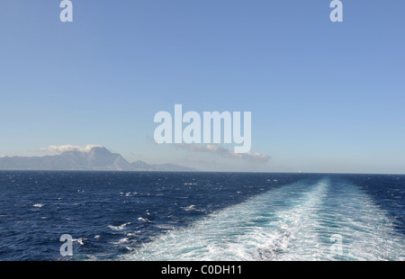 Questa foto è stata scattata dalla nostra nave da crociera sul Mediterraneo come abbiamo navigato verso est in direzione di Palma de Mallorca Foto Stock