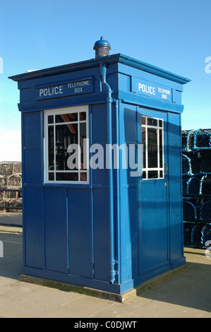 Dr Who stile casella di polizia, Scarborough, North Yorkshire, Inghilterra, Regno Unito Foto Stock